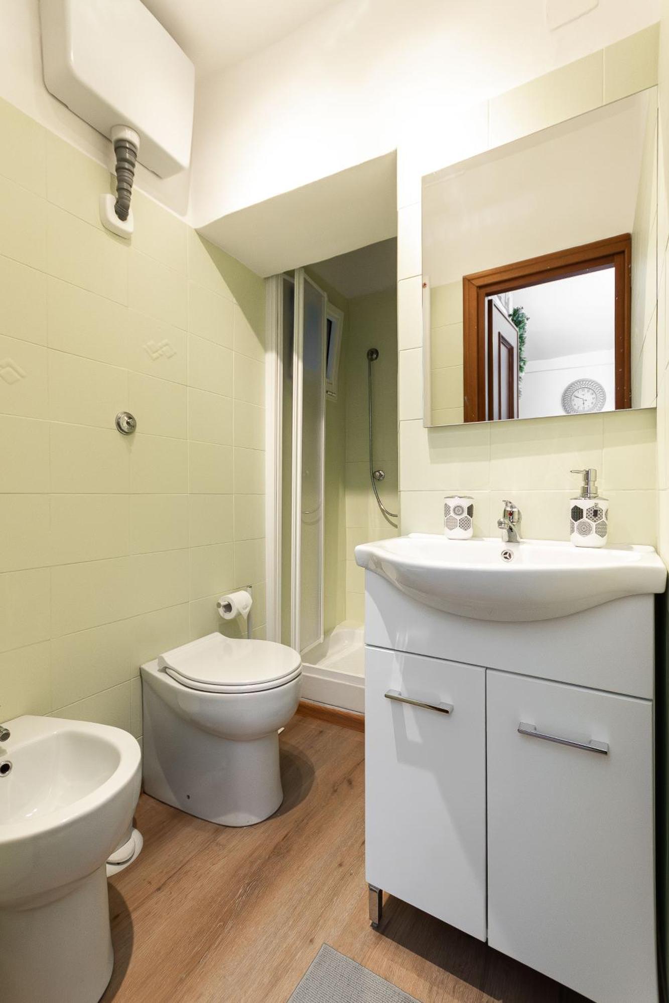 15 Min Centro E Stazione Ferroviaria Apartment Genoa Ngoại thất bức ảnh